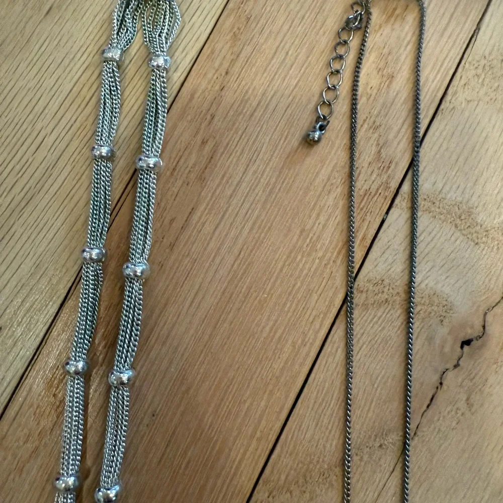 Lots of Costume jewelry gold & silver tones long & short necklaces bundle